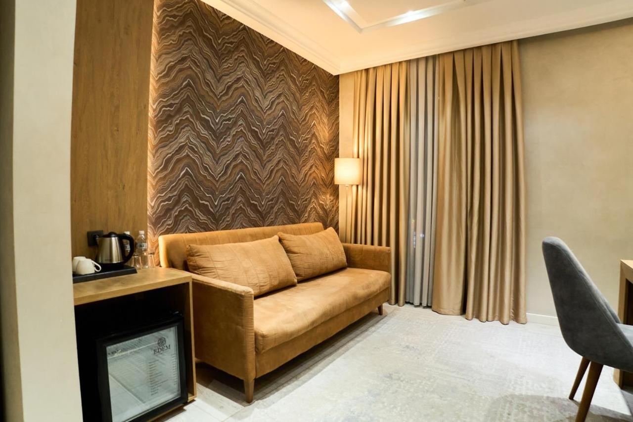 Edem Hotel Turkistan Quarto foto
